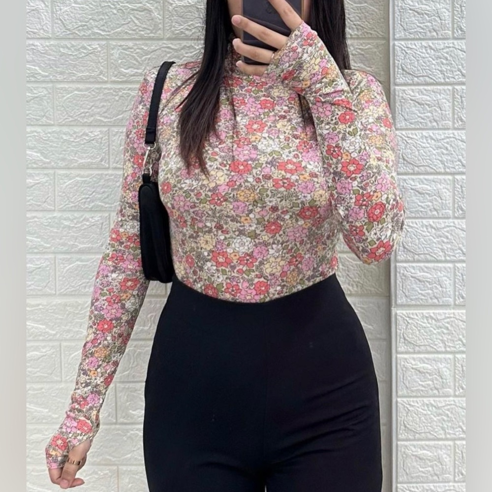 H&M Turtle Neck Bodysuit w/ thumb hole | Floral